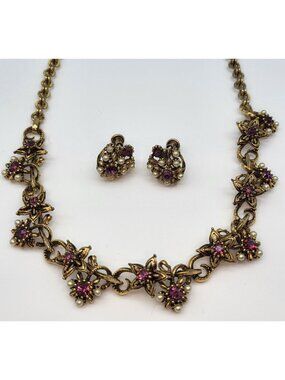 Stunning 1940's Staret Jewelry set Necklace earrings signed STAR Regal Sexy